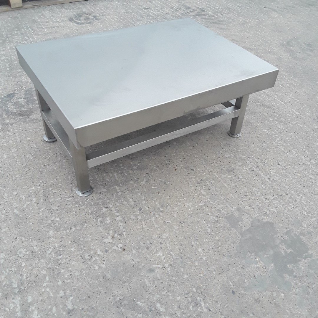 New B Grade   Stainless Steel Stand 66cmW x 48cmD x 30cmH